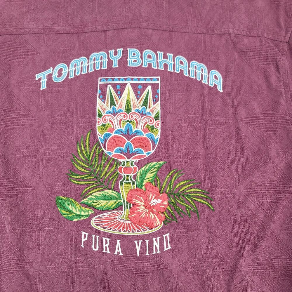 Tommy Bahama Shirt Mens Medium Purple Pura Vino Wine Hawaiian Silk Geometric